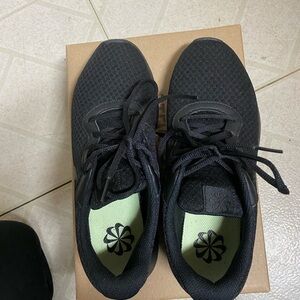 Women’s Nike sneakers